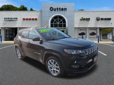 Black 2022 Jeep Compass Latitude Lux for sale in Hamburg, PA