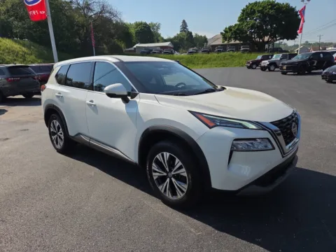 White 2021 Nissan Rogue SV for sale in Hamburg, PA