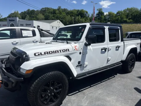 White 2023 Jeep Gladiator Sport S for sale in Hamburg, PA