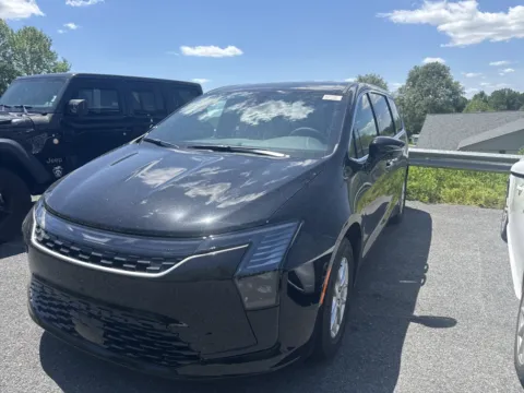 Black 2027 Chrysler Pacifica Select for sale in Hamburg, PA