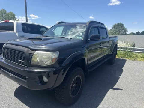 Black 2011 Toyota Tacoma V6 for sale in Hamburg, PA