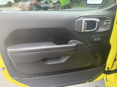 More photos of 2023 Jeep Gladiator at Outten Chrysler Dodge Jeep RAM of Hamburg, PA