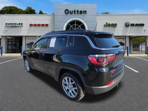 More photos of 2024 Jeep Compass Latitude Lux at Outten Chrysler Dodge Jeep RAM of Hamburg, PA