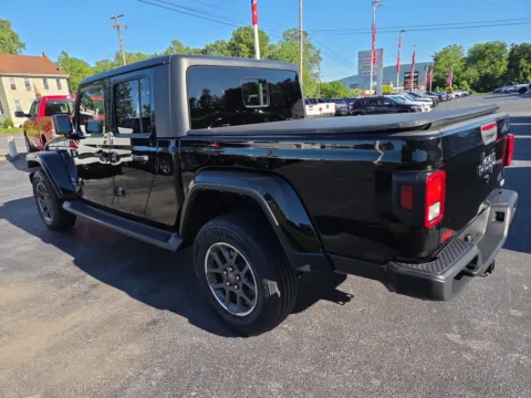 More photos of 2021 Jeep Gladiator Overland at Outten Chrysler Dodge Jeep RAM of Hamburg, PA