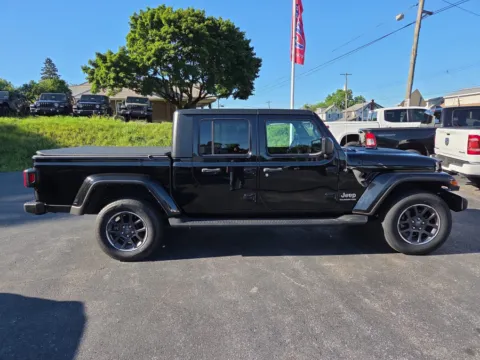 Photos of 2021 Jeep Gladiator Overland for sale in Hamburg, PA at Outten Chrysler Dodge Jeep RAM of Hamburg