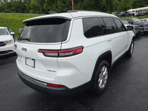 Another view of 2021 Jeep Grand Cherokee L Limited for sale in Hamburg, PA at Outten Chrysler Dodge Jeep RAM of Hamburg