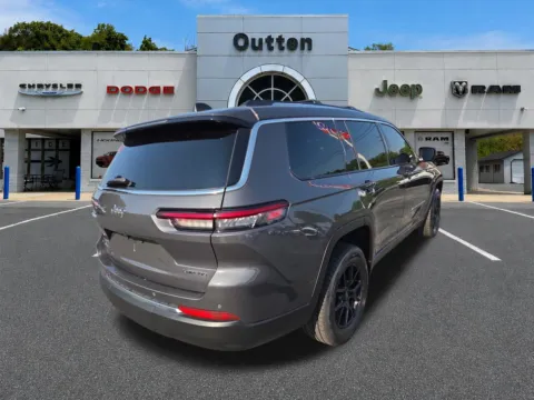 Another view of 2021 Jeep Grand Cherokee L for sale in Hamburg, PA at Outten Chrysler Dodge Jeep RAM of Hamburg
