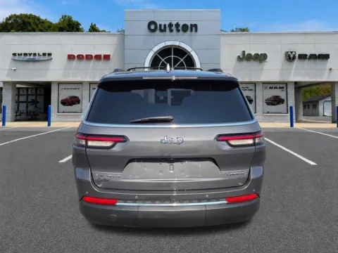 More photos of 2021 Jeep Grand Cherokee L at Outten Chrysler Dodge Jeep RAM of Hamburg, PA