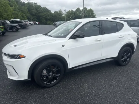 White 2024 Dodge Hornet R/T for sale in Hamburg, PA