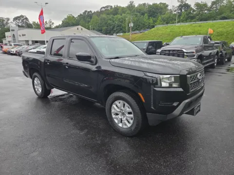 Black 2022 Nissan Frontier SV for sale in Hamburg, PA