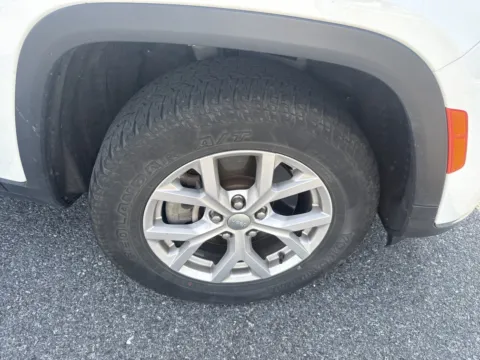 More photos of 2021 Jeep Grand Cherokee L Limited at Outten Chrysler Dodge Jeep RAM of Hamburg, PA