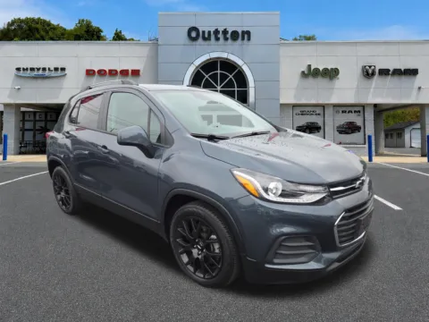 Gray 2022 Chevrolet Trax LT for sale in Hamburg, PA