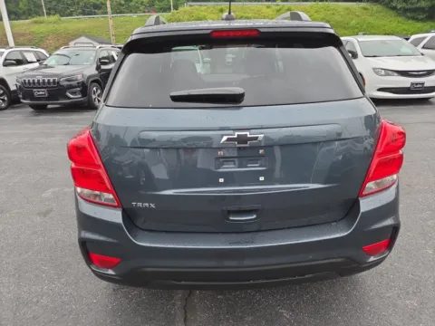 More photos of 2022 Chevrolet Trax LT at Outten Chrysler Dodge Jeep RAM of Hamburg, PA