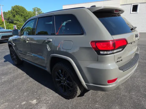 More photos of 2020 Jeep Grand Cherokee Altitude at Outten Chrysler Dodge Jeep RAM of Hamburg, PA