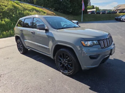 Gray 2020 Jeep Grand Cherokee Altitude for sale in Hamburg, PA