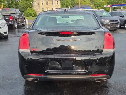 More photos of 2022 Chrysler 300 Touring L at Outten Chrysler Dodge Jeep RAM of Hamburg, PA