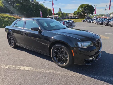 Black 2022 Chrysler 300 Touring L for sale in Hamburg, PA