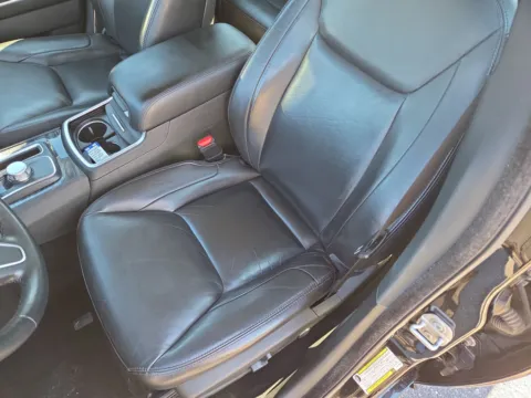 More photos of 2022 Chrysler 300 Touring L at Outten Chrysler Dodge Jeep RAM of Hamburg, PA
