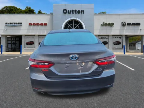 More photos of 2022 Toyota Camry Hybrid LE at Outten Chrysler Dodge Jeep RAM of Hamburg, PA