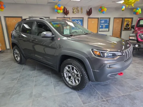 Gray 2021 Jeep Cherokee Trailhawk for sale in Hamburg, PA
