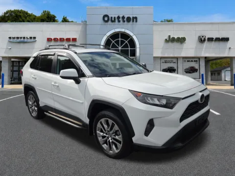 White 2019 Toyota RAV4 LE for sale in Hamburg, PA