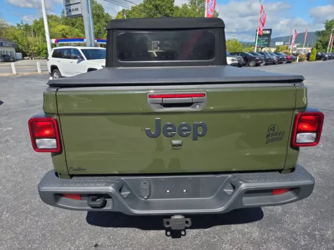 More photos of 2022 Jeep Gladiator Willys at Outten Chrysler Dodge Jeep RAM of Hamburg, PA