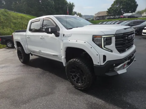 White 2023 GMC Sierra 1500 AT4 for sale in Hamburg, PA
