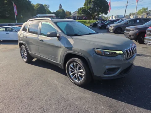 Gray 2021 Jeep Cherokee Latitude Lux for sale in Hamburg, PA