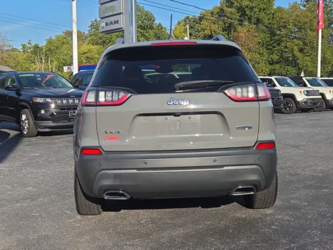 More photos of 2021 Jeep Cherokee Latitude Lux at Outten Chrysler Dodge Jeep RAM of Hamburg, PA
