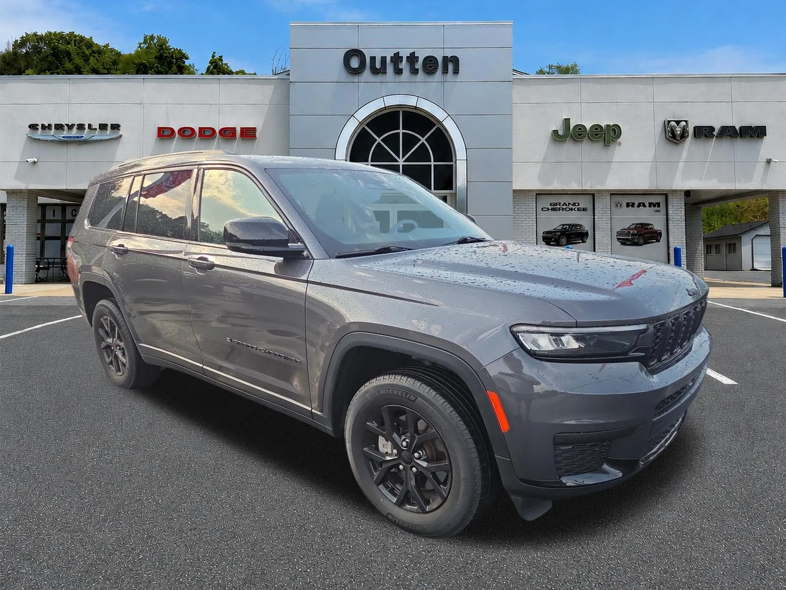 Gray 2024 Jeep Grand Cherokee L Altitude for sale in Hamburg, PA