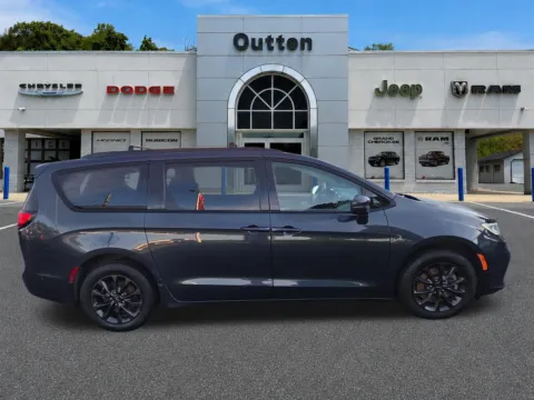 Photos of 2021 Chrysler Pacifica Touring L for sale in Hamburg, PA at Outten Chrysler Dodge Jeep RAM of Hamburg
