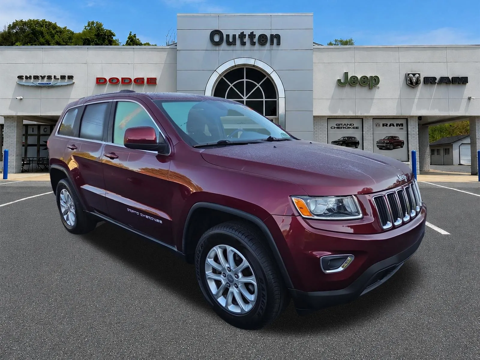 Red 2016 Jeep Grand Cherokee Laredo for sale in Hamburg, PA