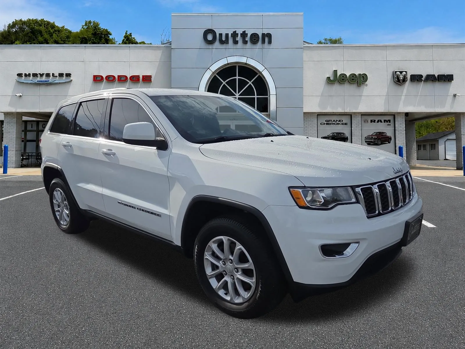 White 2022 Jeep Grand Cherokee WK Laredo X for sale in Hamburg, PA