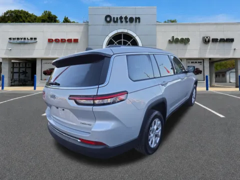 Another view of 2024 Jeep Grand Cherokee L Limited for sale in Hamburg, PA at Outten Chrysler Dodge Jeep RAM of Hamburg