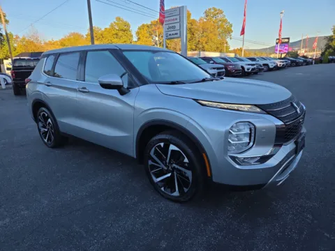 Silver 2023 Mitsubishi Outlander SE for sale in Hamburg, PA