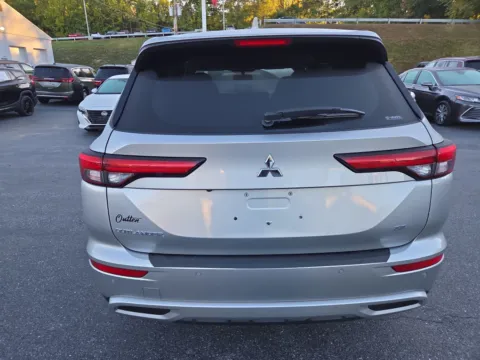 More photos of 2023 Mitsubishi Outlander SE at Outten Chrysler Dodge Jeep RAM of Hamburg, PA