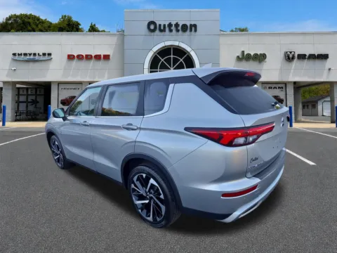 More photos of 2023 Mitsubishi Outlander SE at Outten Chrysler Dodge Jeep RAM of Hamburg, PA