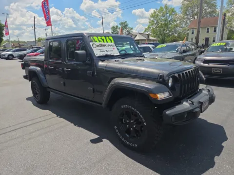 Gray 2022 Jeep Gladiator Willys for sale in Hamburg, PA