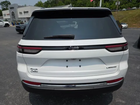 More photos of 2022 Jeep Grand Cherokee Laredo at Outten Chrysler Dodge Jeep RAM of Hamburg, PA