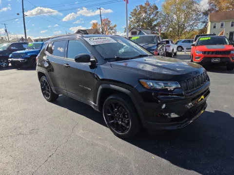 Black 2022 Jeep Compass Altitude for sale in Hamburg, PA