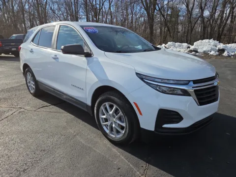 White 2023 Chevrolet Equinox LS for sale in Hamburg, PA