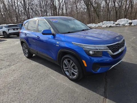 Blue 2021 Kia Seltos LX for sale in Hamburg, PA