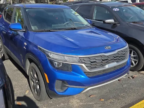 Blue 2021 Kia Seltos LX for sale in Hamburg, PA