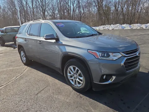 Gray 2018 Chevrolet Traverse LT Cloth for sale in Hamburg, PA