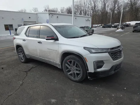 White 2024 Chevrolet Traverse Limited Premier for sale in Hamburg, PA