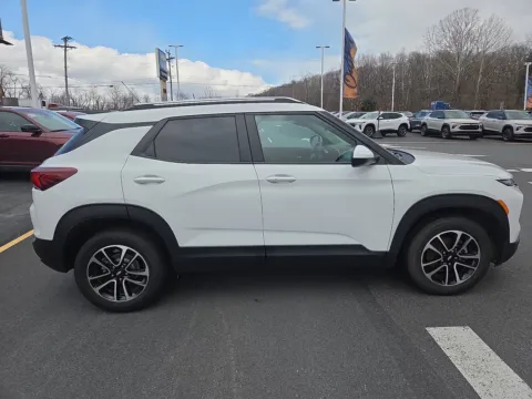 Photos of 2025 Chevrolet Trailblazer LT for sale in Hamburg, PA at Outten Chevrolet of Hamburg