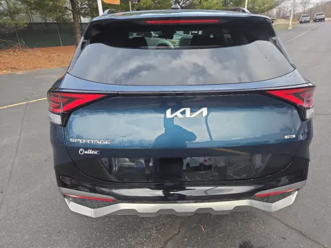 More photos of 2025 Kia Sportage Hybrid SX-Prestige at Outten Chevrolet of Hamburg, PA