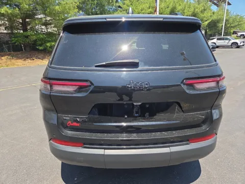 More photos of 2022 Jeep Grand Cherokee L Altitude at Outten Chevrolet of Hamburg, PA