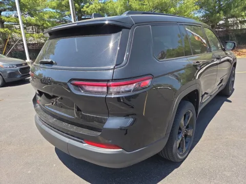Another view of 2022 Jeep Grand Cherokee L Altitude for sale in Hamburg, PA at Outten Chevrolet of Hamburg