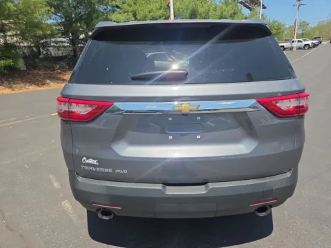 More photos of 2021 Chevrolet Traverse LS at Outten Chevrolet of Hamburg, PA